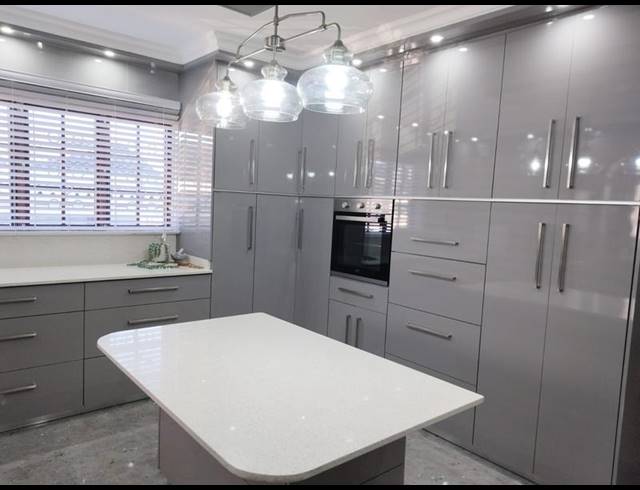6 BEDROOM HOUSE FOR SALE IN CRAIGIEBURN